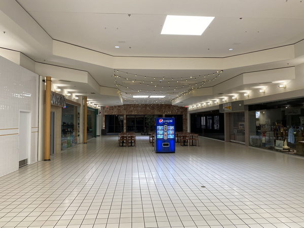 Bay City Mall (Bay City Town Center) - June 15 2022 Photo (newer photo)
